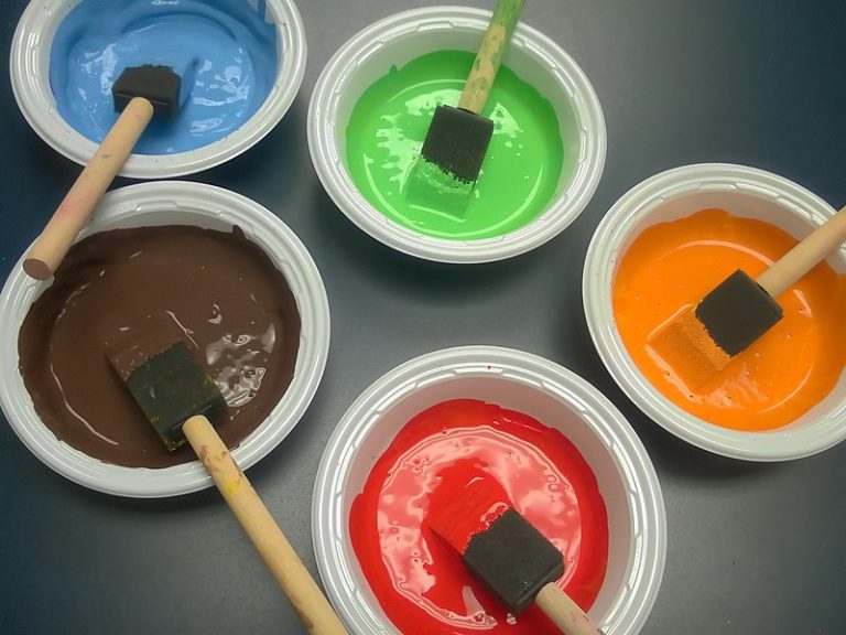 Emulsion Paint Vs Oil Based Paint Difference Between Emulsion Paint